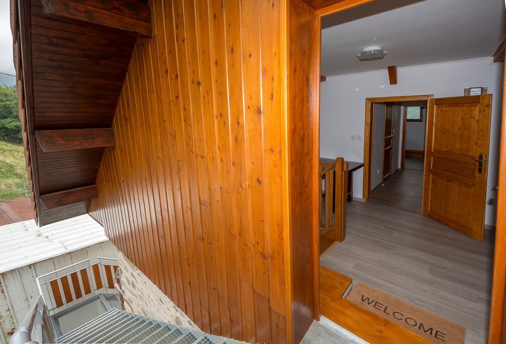 Le Carnival Bed & Breakfast Laval  Exterior photo